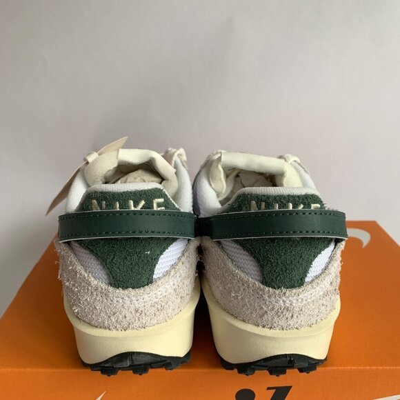 Nike Waffle Debut Women's Shoes White Vintage Green New in Box - Picture 9 of 13